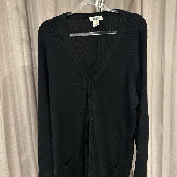 Old Navy Sweaters - Old Navy Black Knit Cardigan V-Neck Sweater with pockets in good condition
